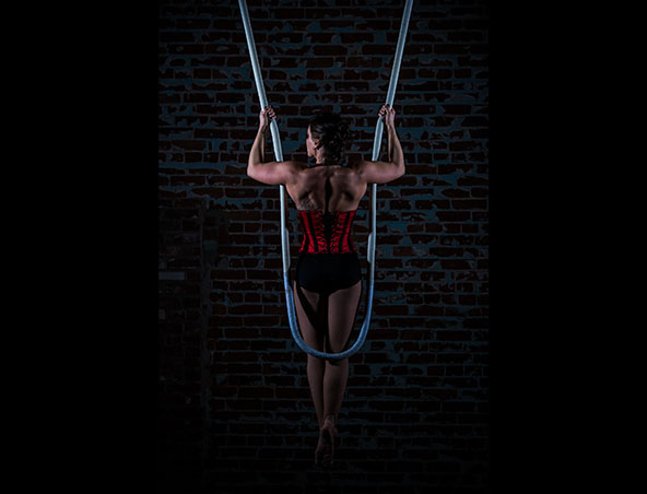 Aerialists Brisbane - Trapeze Artists - Aerial Entertainment